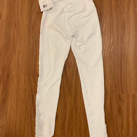 NWT White Beyond Yoga Leggings (XS) - Picture 4 of 7